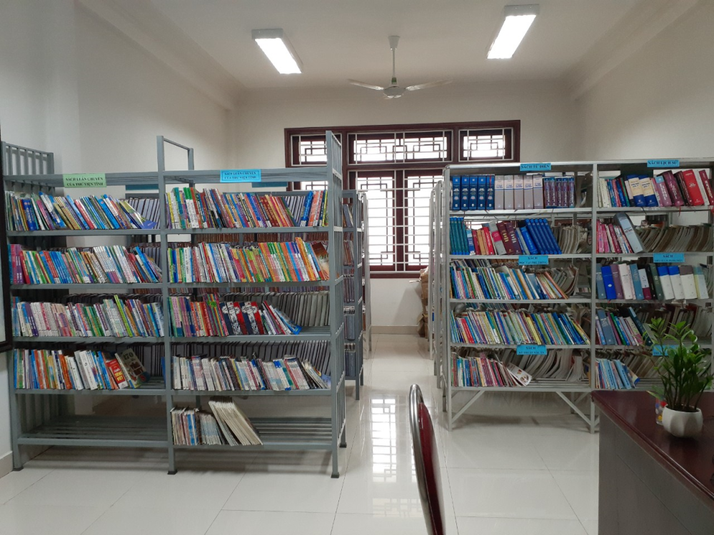 Luân chuyển sách giữa Thư viện tỉnh Quảng Trị và Thư viện huyện Hướng Hóa